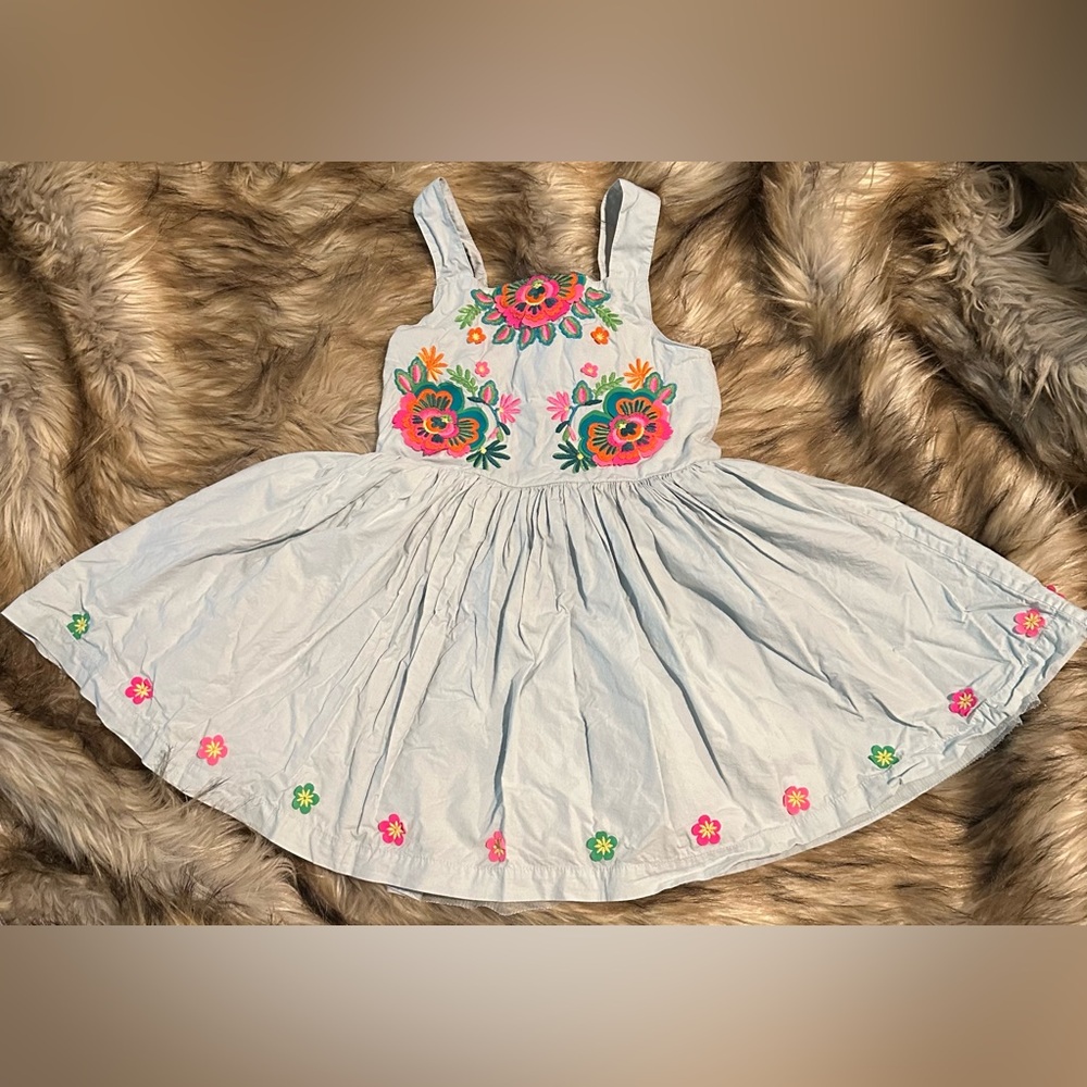 Mini Boden size 3-4Y flower embroidery and appliqué dress